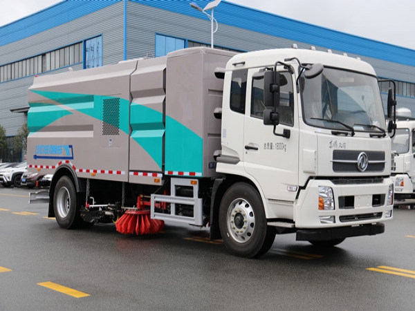 天錦15方純電動(dòng)洗掃車(chē)